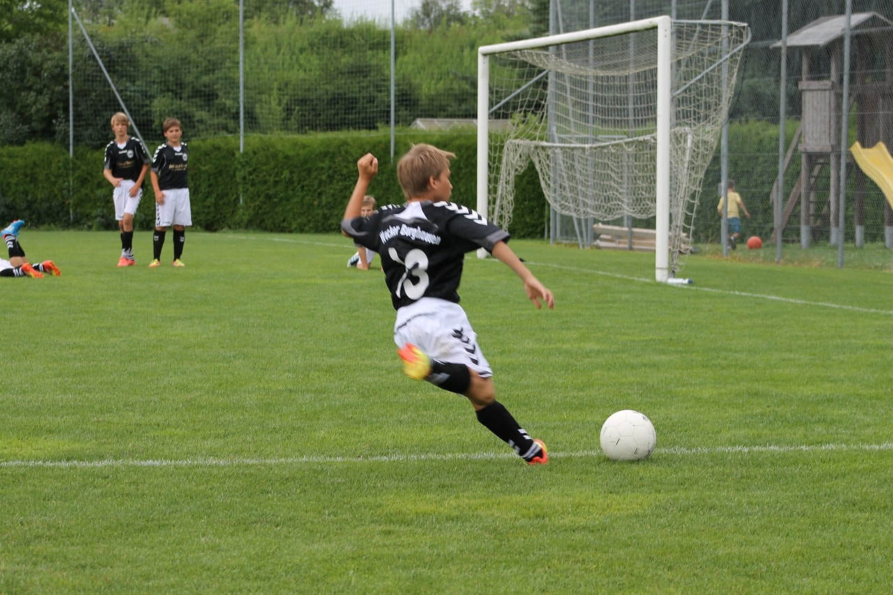 サッカーでのシュート時に大事な３つのインパクトの瞬間 少年サッカーの練習 指導法ナビ